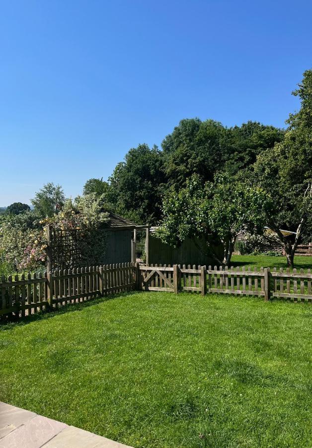 Cwm Lodge, An Idyllic Retreat In The Heart Of Herefordshire! Exterior photo